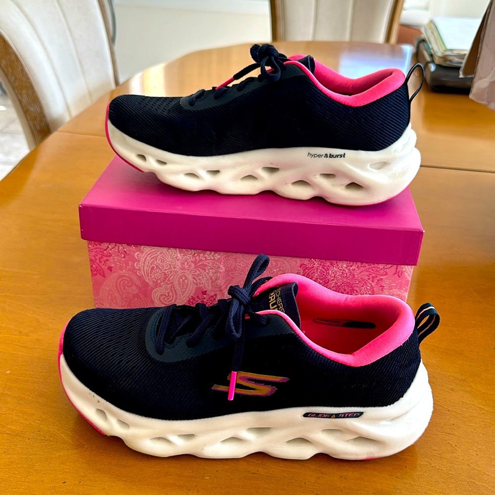 Sketchers hyper and burst Glide Step